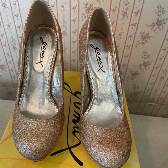 Go Max Adala Women's Size 7 Gold Sparkly Glitter Platform Pumps 5” Heels NEW - Picture 3 of 14